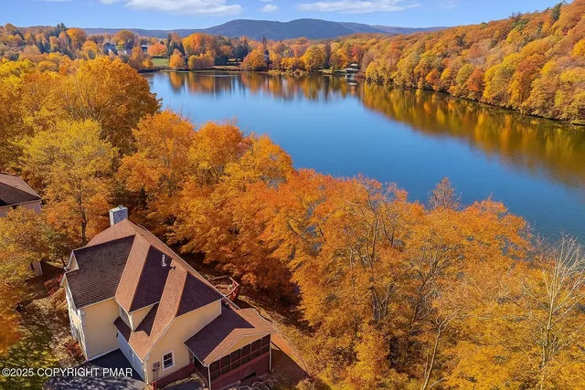 $824,900 | 257 Eastshore Drive, East Stroudsburg, PA 18301