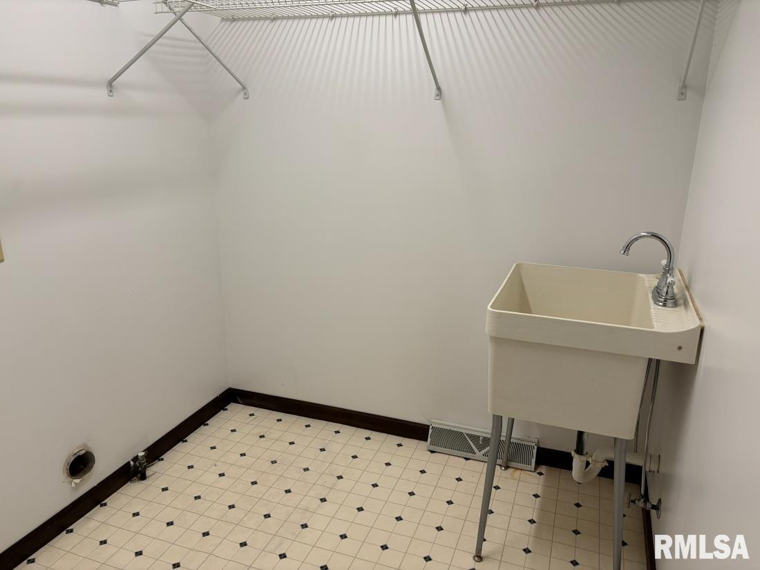 3405 Bluff Road Springfield, IL 62711 - Photo 13 of 38