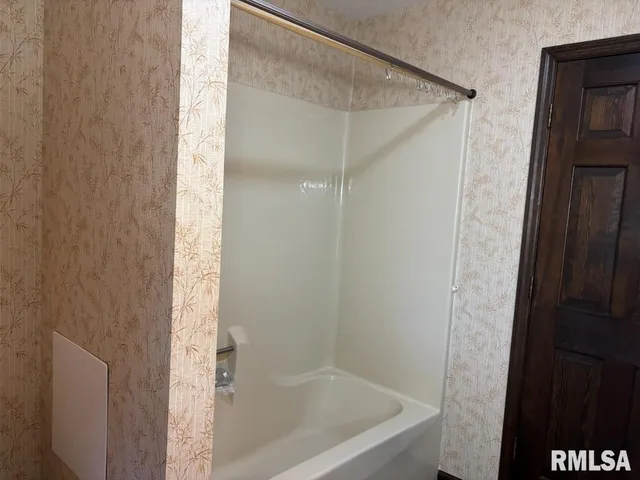 $324,900 | 3405 Bluff Road, Springfield, IL 62711