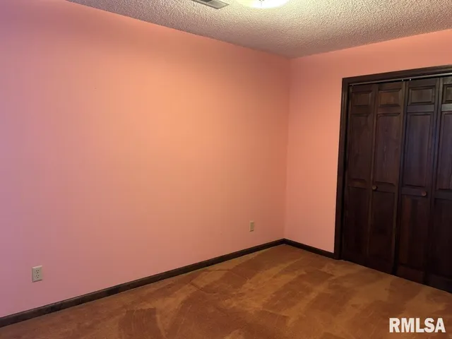 $324,900 | 3405 Bluff Road, Springfield, IL 62711