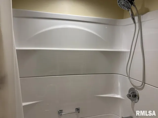 $324,900 | 3405 Bluff Road, Springfield, IL 62711