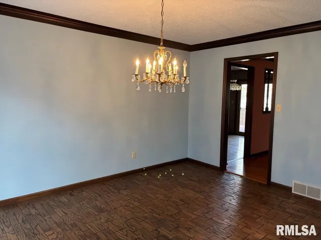 $324,900 | 3405 Bluff Road, Springfield, IL 62711