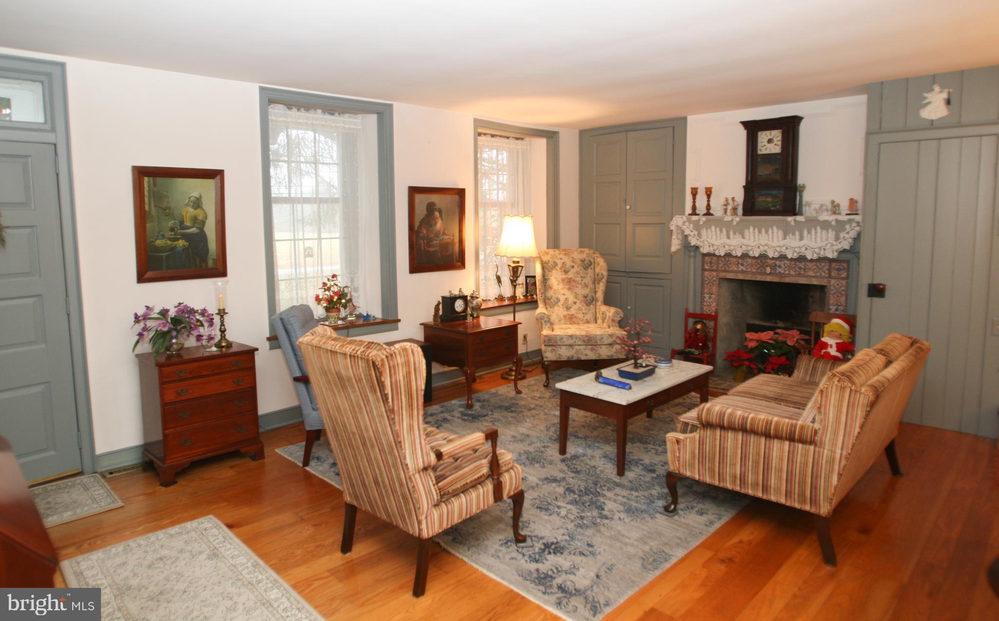 308 Northbank Road Landenberg, PA 19350 - Photo 2 of 38 Living Room