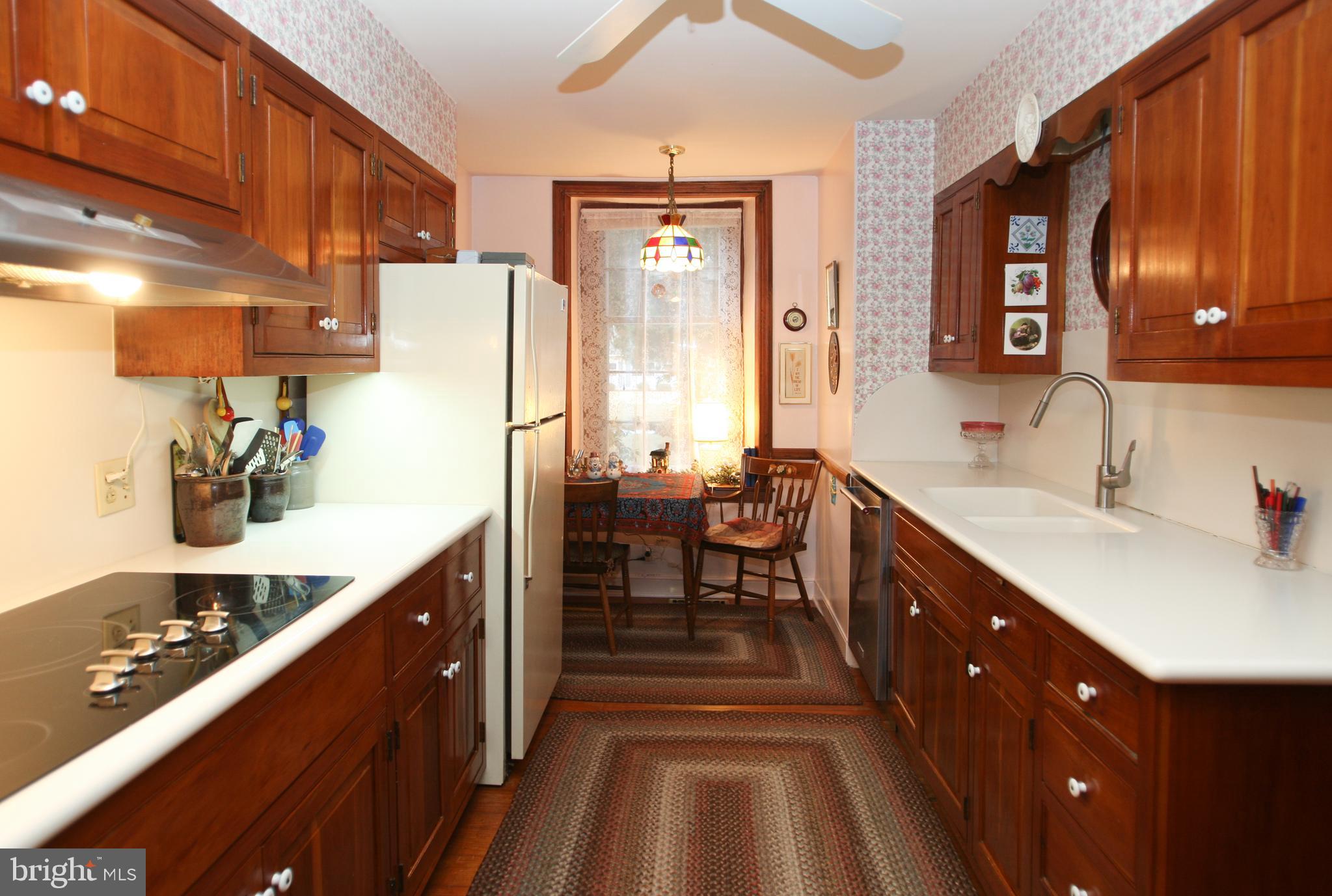 308 Northbank Road Landenberg, PA 19350 - Photo 9 of 38 Kitchen with eating nook.