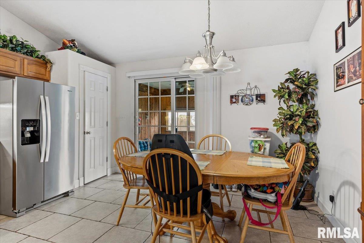 3817 Sugar Loaf Drive Springfield, IL 62711 - Photo 8 of 30