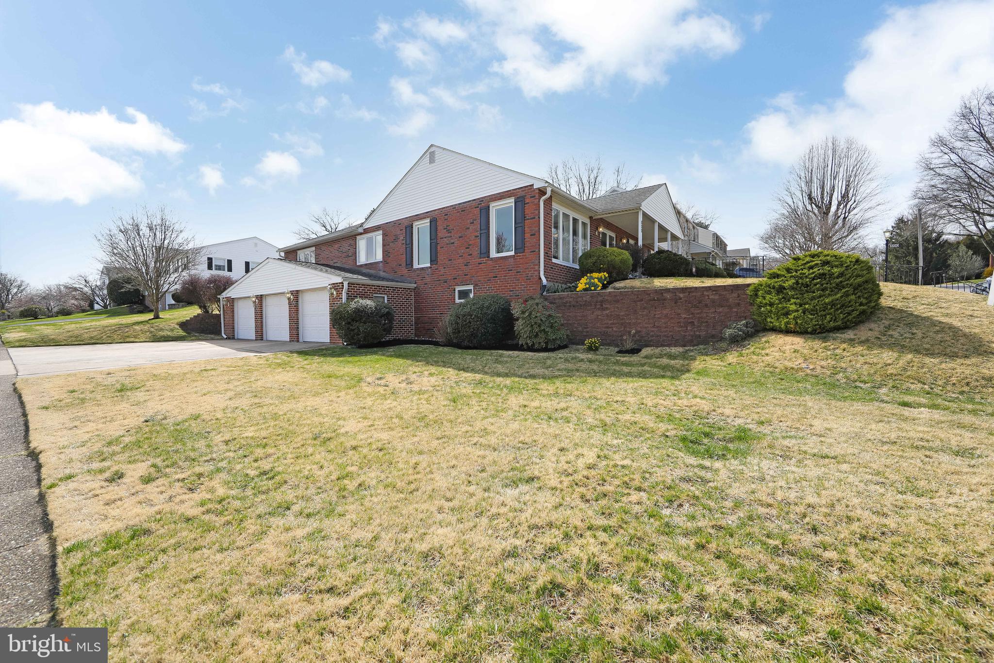 800 West Rolling Road Springfield, PA 19064 - Photo 2 of 53