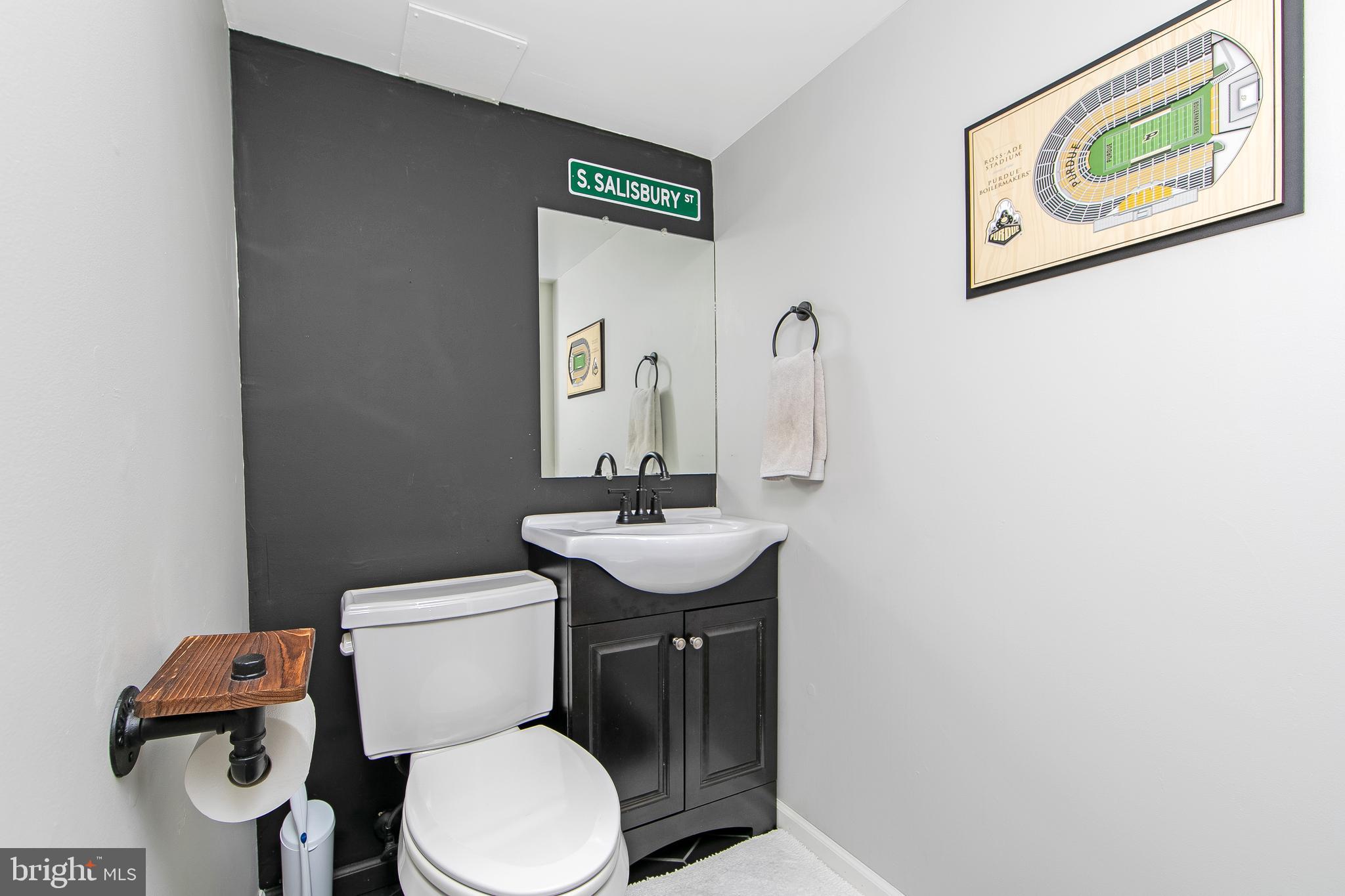 800 West Rolling Road Springfield, PA 19064 - Photo 40 of 53 Basement half bath