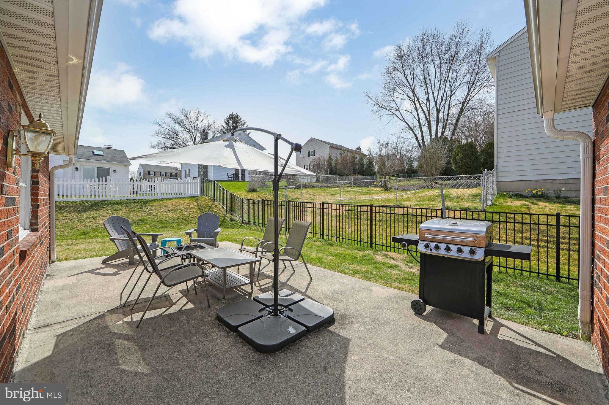800 West Rolling Road Springfield, PA 19064 - Photo 43 of 53 Rear Patio