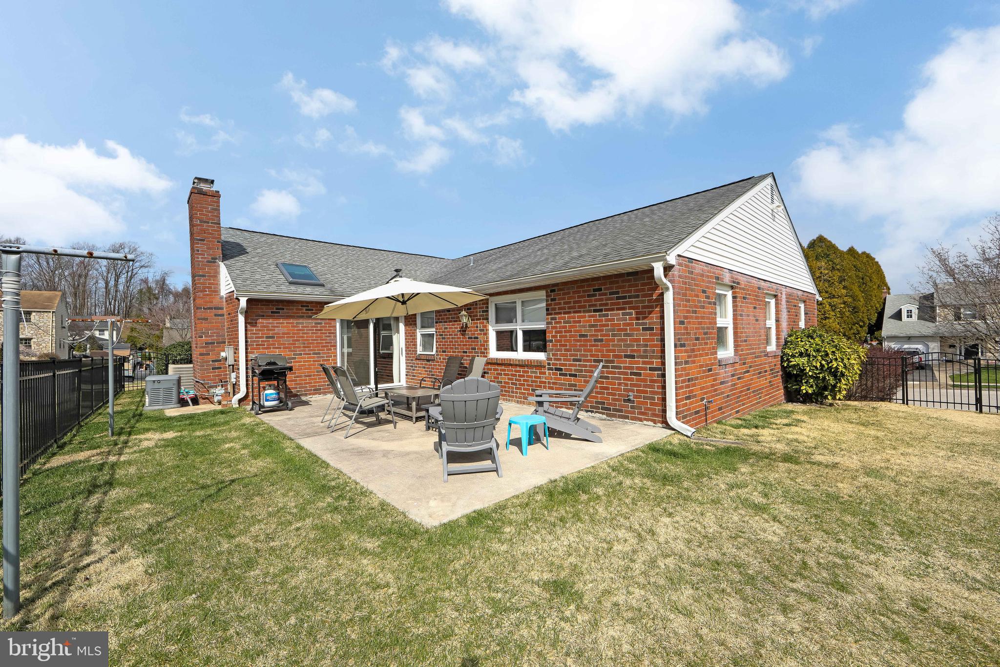 800 West Rolling Road Springfield, PA 19064 - Photo 46 of 53 Fenced-in Yard