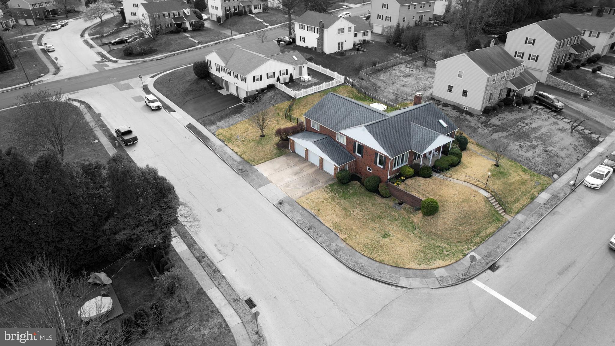 800 West Rolling Road Springfield, PA 19064 - Photo 50 of 53 Highlighted area an estimate of lot lines.