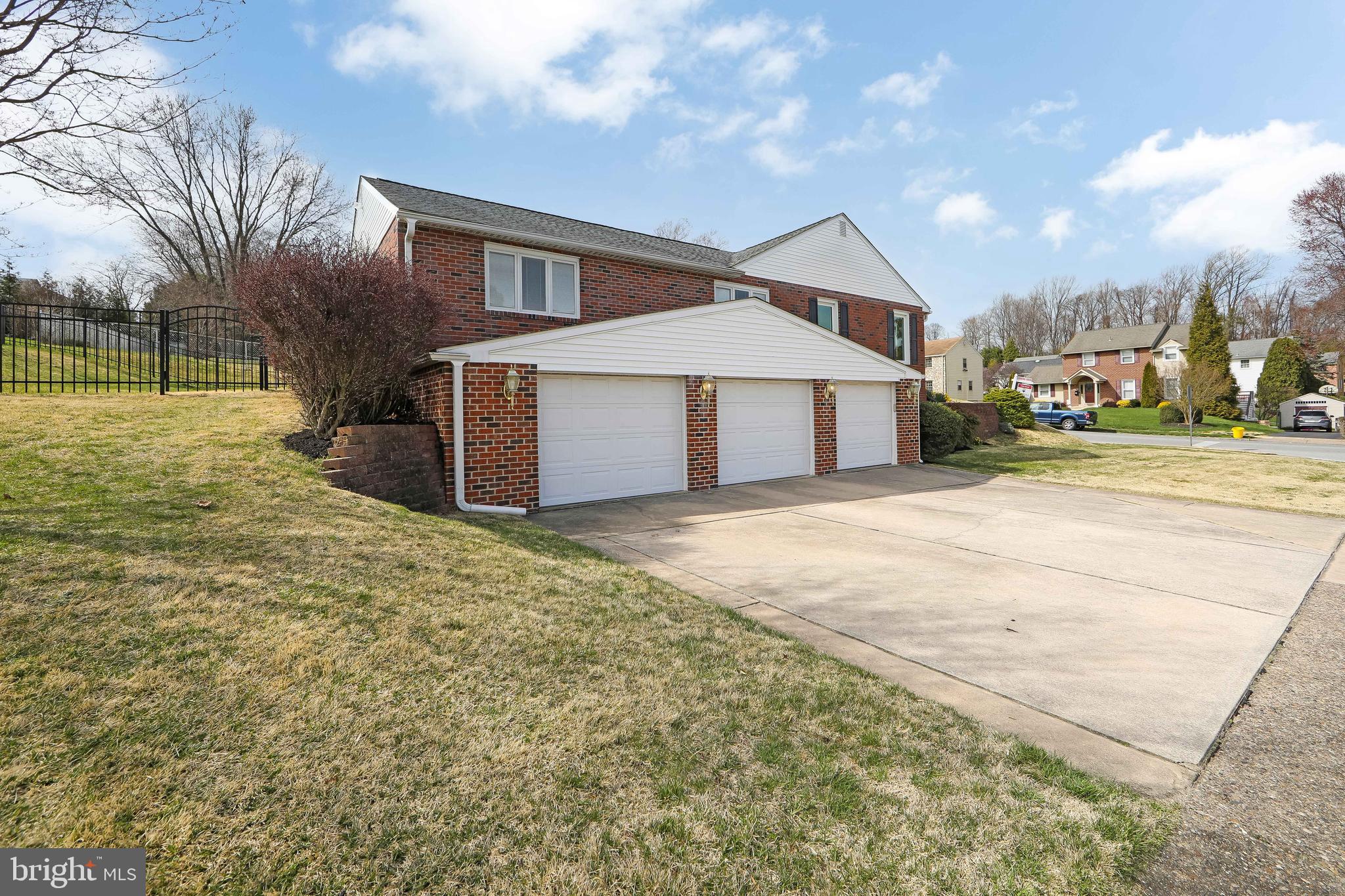 800 West Rolling Road Springfield, PA 19064 - Photo 5 of 53