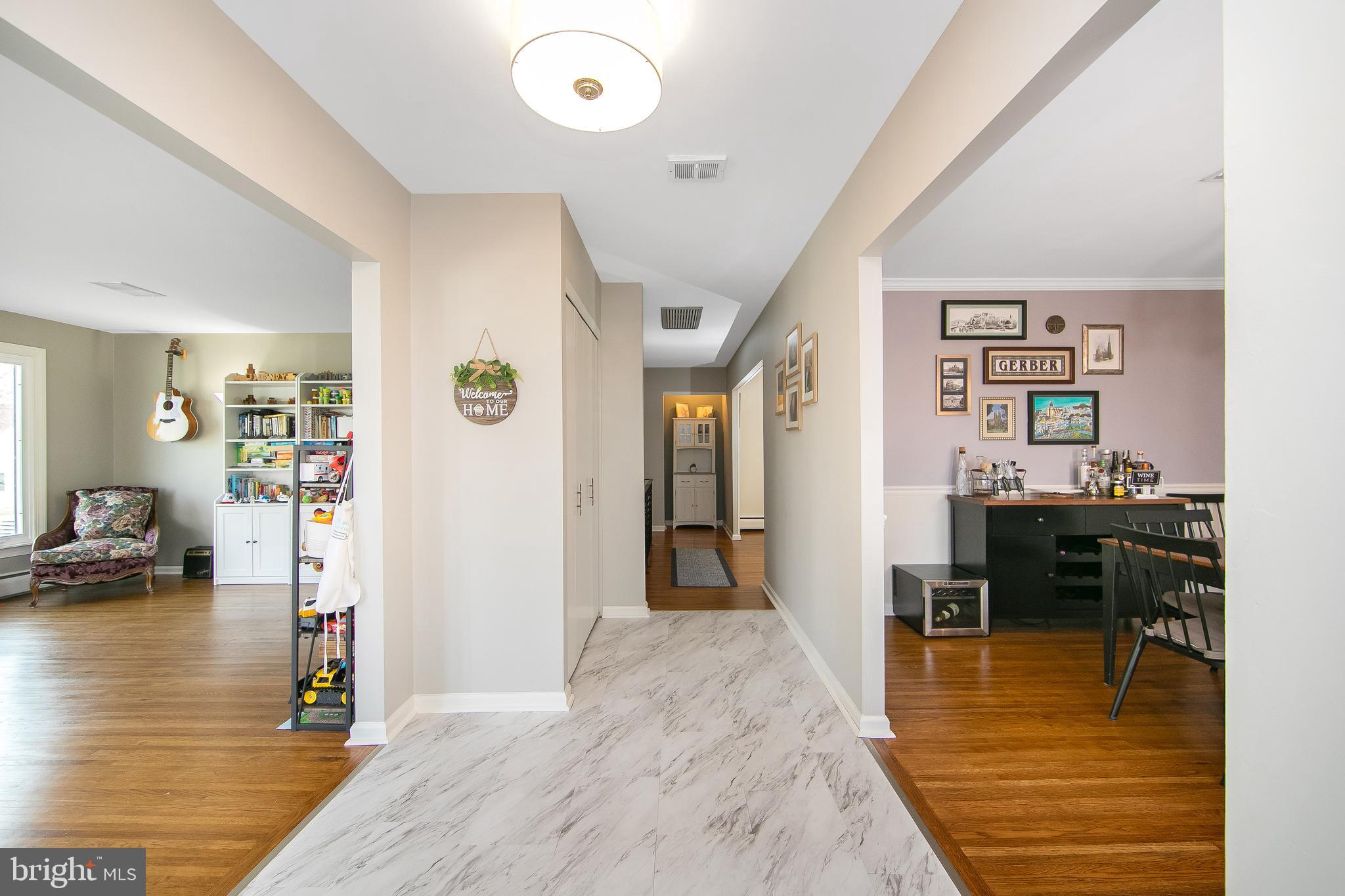 800 West Rolling Road Springfield, PA 19064 - Photo 8 of 53 Entrance Hall