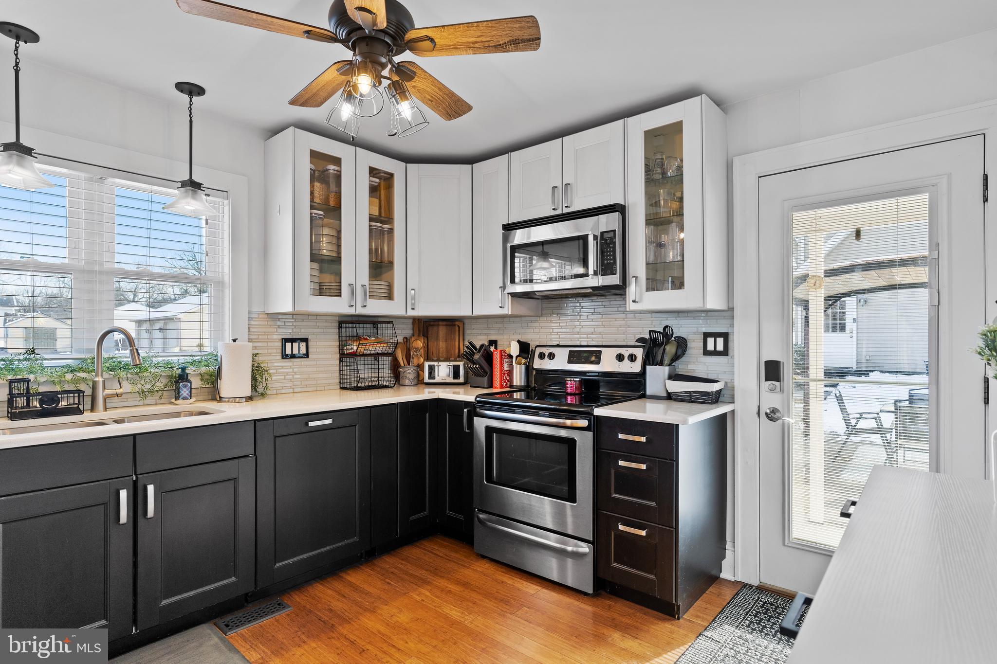 910 West Louther Street Carlisle, PA 17013 - Photo 14 of 39 Loads of Natural Sunlight