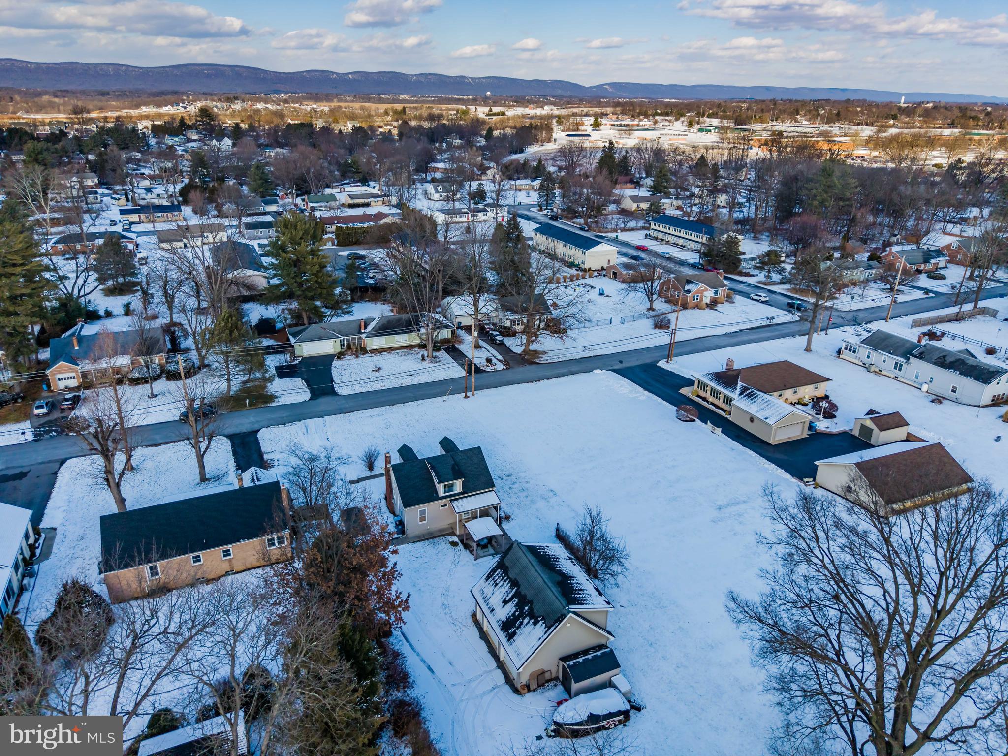 910 West Louther Street Carlisle, PA 17013 - Photo 33 of 39 Nestled Near Carlisle Boro