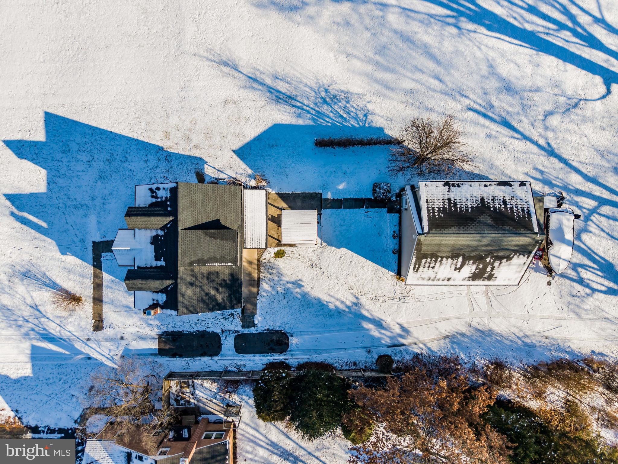 910 West Louther Street Carlisle, PA 17013 - Photo 4 of 39 Nicely Sized Property