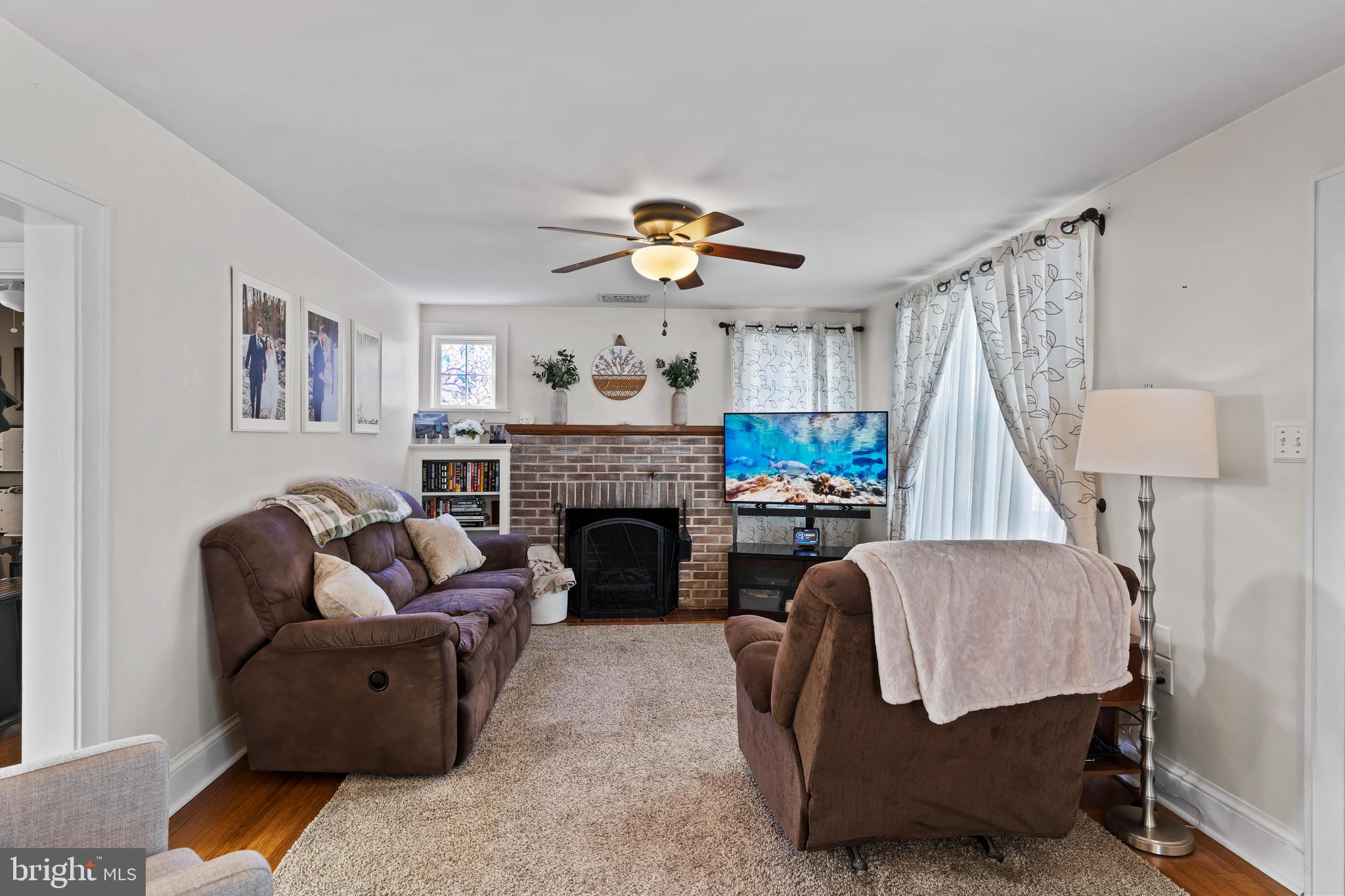 910 West Louther Street Carlisle, PA 17013 - Photo 6 of 39 Brick FP Graces LR