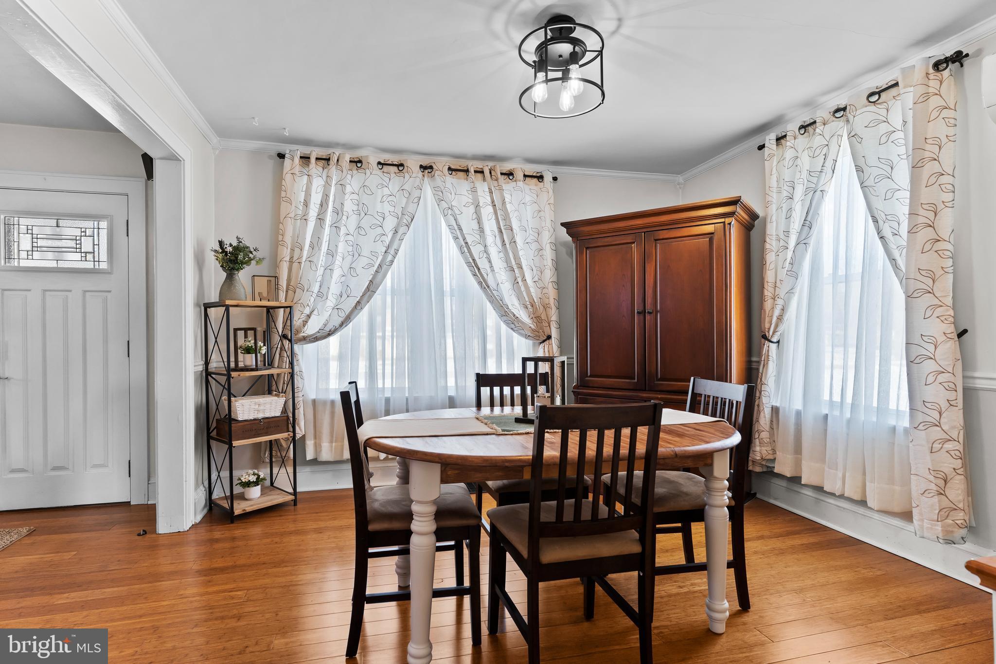 910 West Louther Street Carlisle, PA 17013 - Photo 9 of 39 Quaint Dining Room