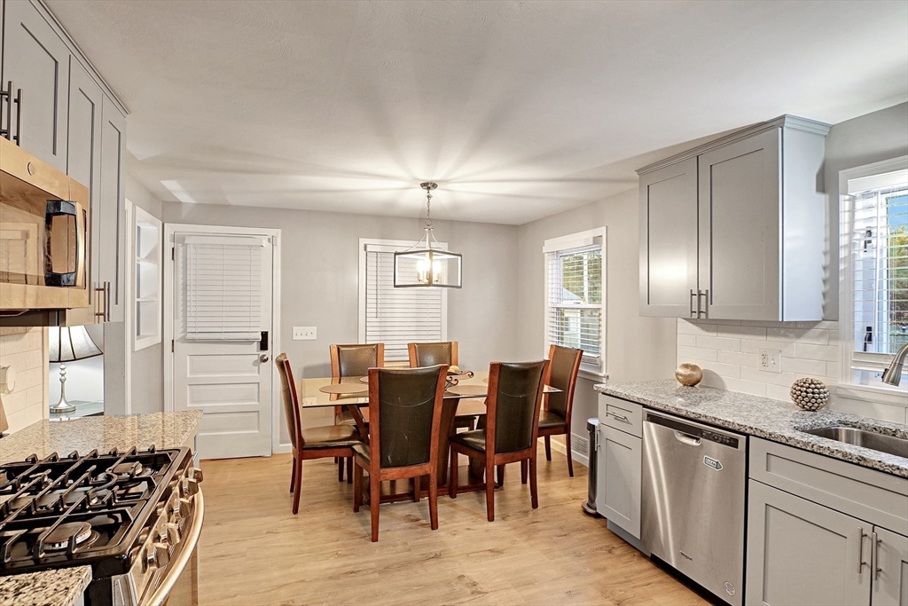 161 Fernbank Road Springfield, MA 01129 - Photo 6 of 23