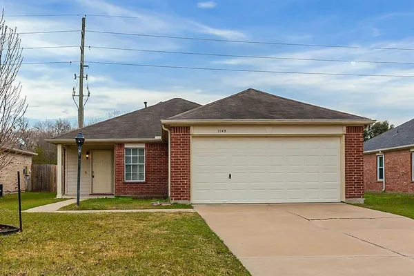 $1,800 | 7143 Chickory Woods Lane, Houston, TX 77083