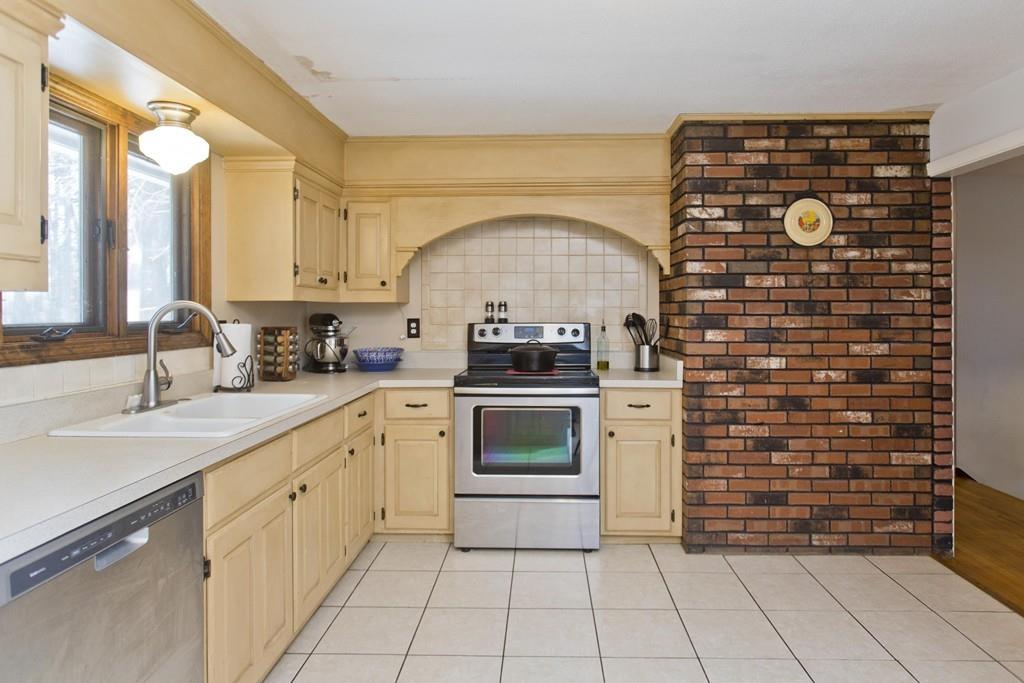 120 Strong Road Southampton, MA 01073 - Photo 16 of 25 a kitchen with cabinets and appliances