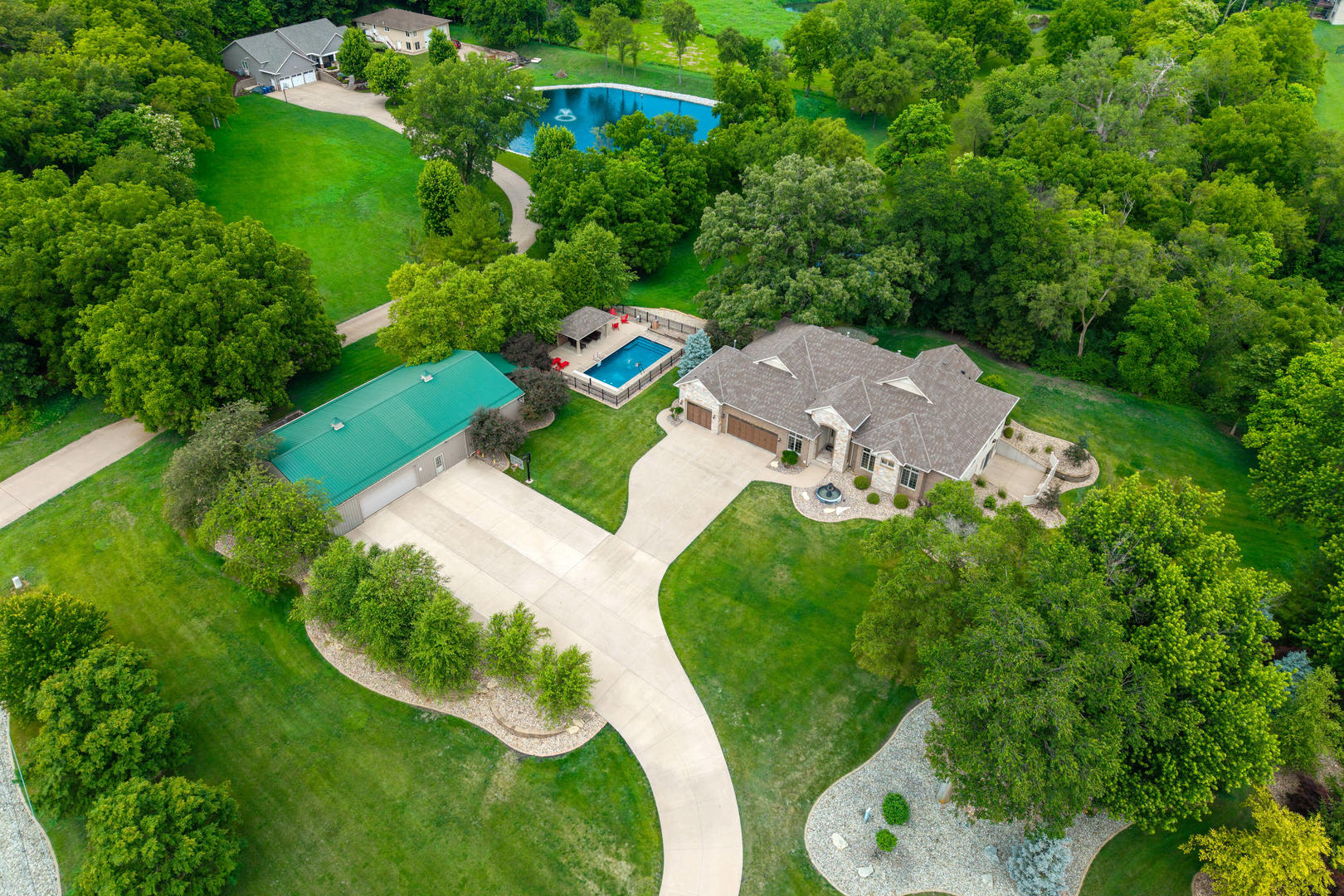 4580 Tanglewood Road Bettendorf, IA 52722 - Photo 8 of 76
