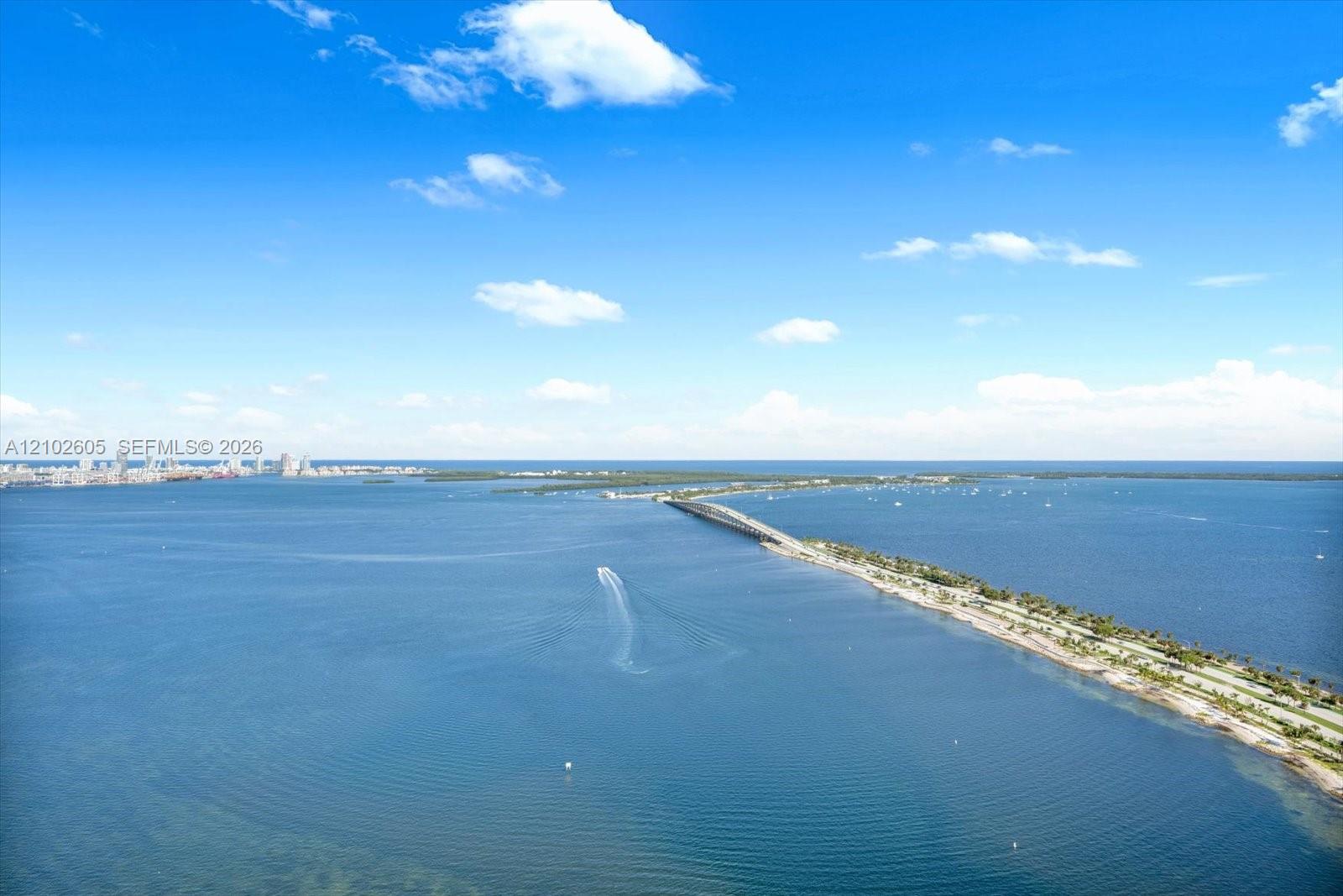 175 Southeast 25th Road, Unit 3704 Miami, FL 33129 - Photo 30 of 34 Gallery Image 30