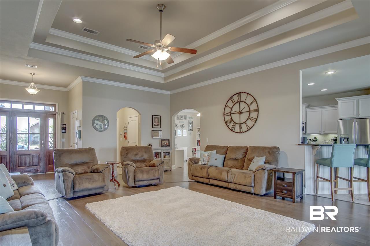 7111 Rocky Rd Loop Gulf Shores, AL 36542 - Photo 8 of 40 Living Room