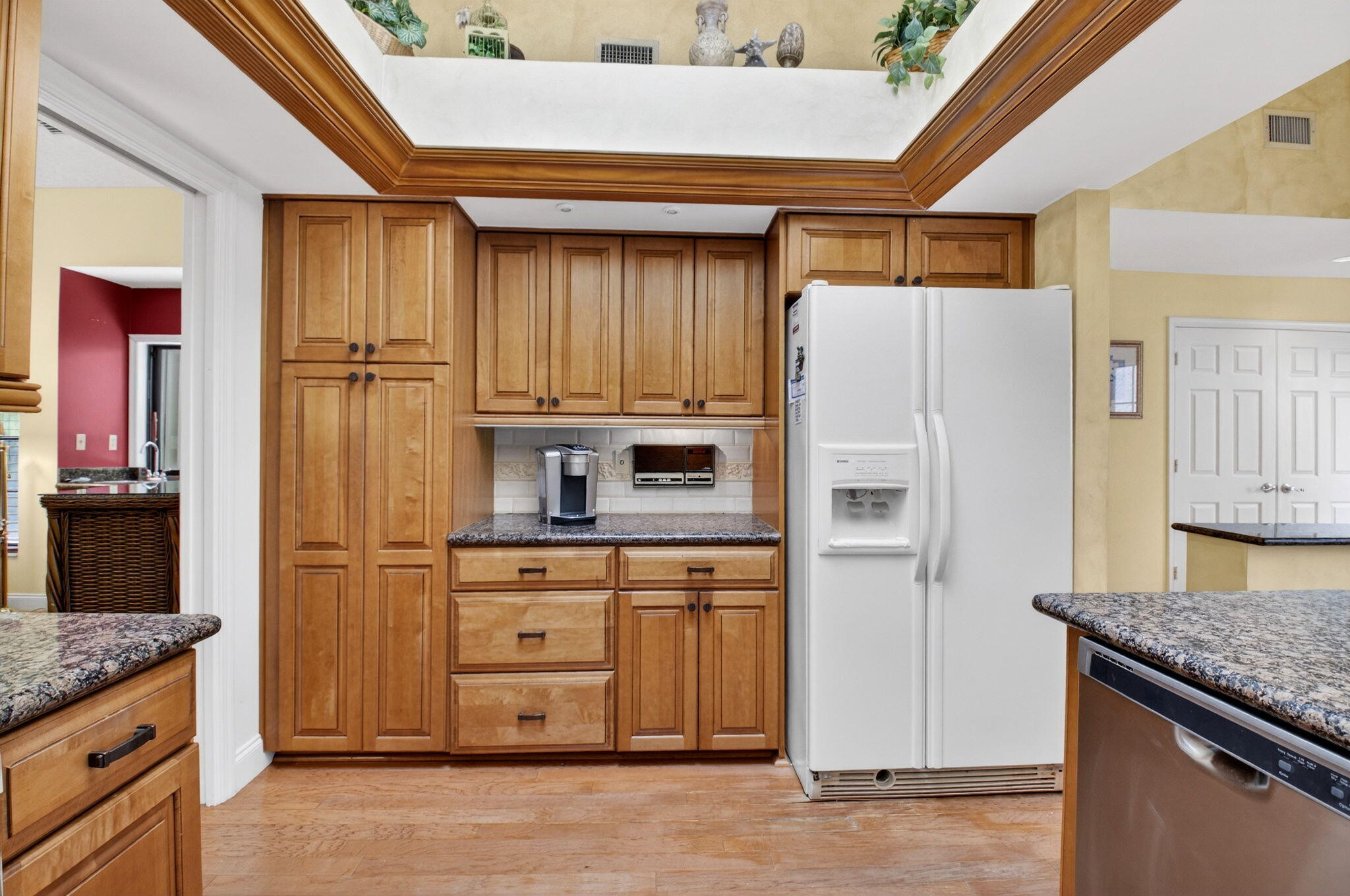 21700 Club Villa Terrace Boca Raton, FL 33433 - Photo 28 of 70 LIGHT FILLED KITCHEN