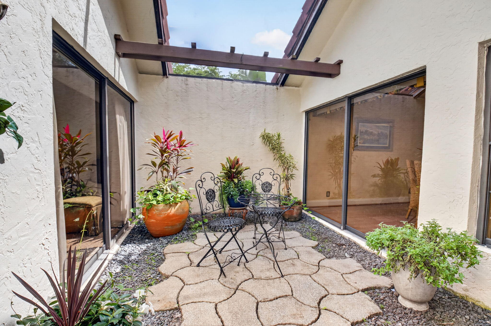 21700 Club Villa Terrace Boca Raton, FL 33433 - Photo 35 of 70 SCREENED ENCLOSED ATRIUM