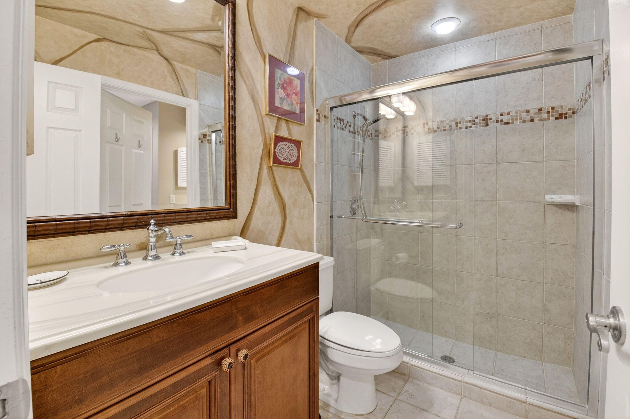 21700 Club Villa Terrace Boca Raton, FL 33433 - Photo 47 of 70 UPDATED GUEST BATH