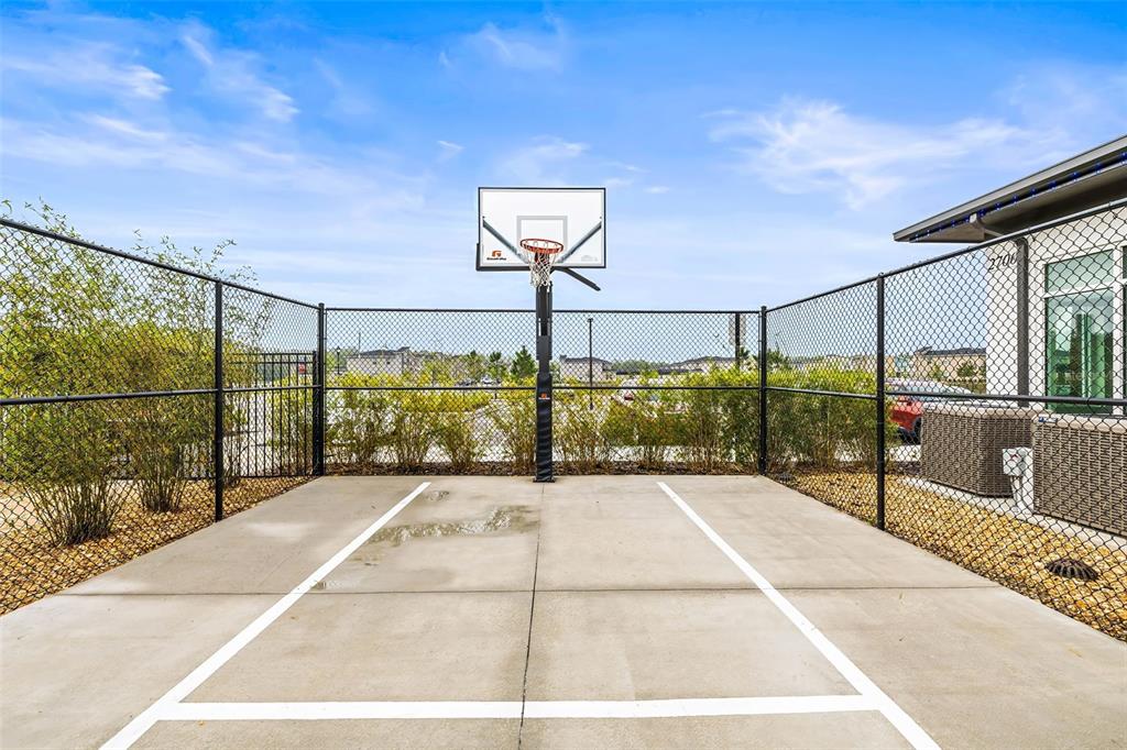 4895 Romeo Circle Kissimmee, FL 34746 - Photo 77 of 93 a view of a building from a balcony
