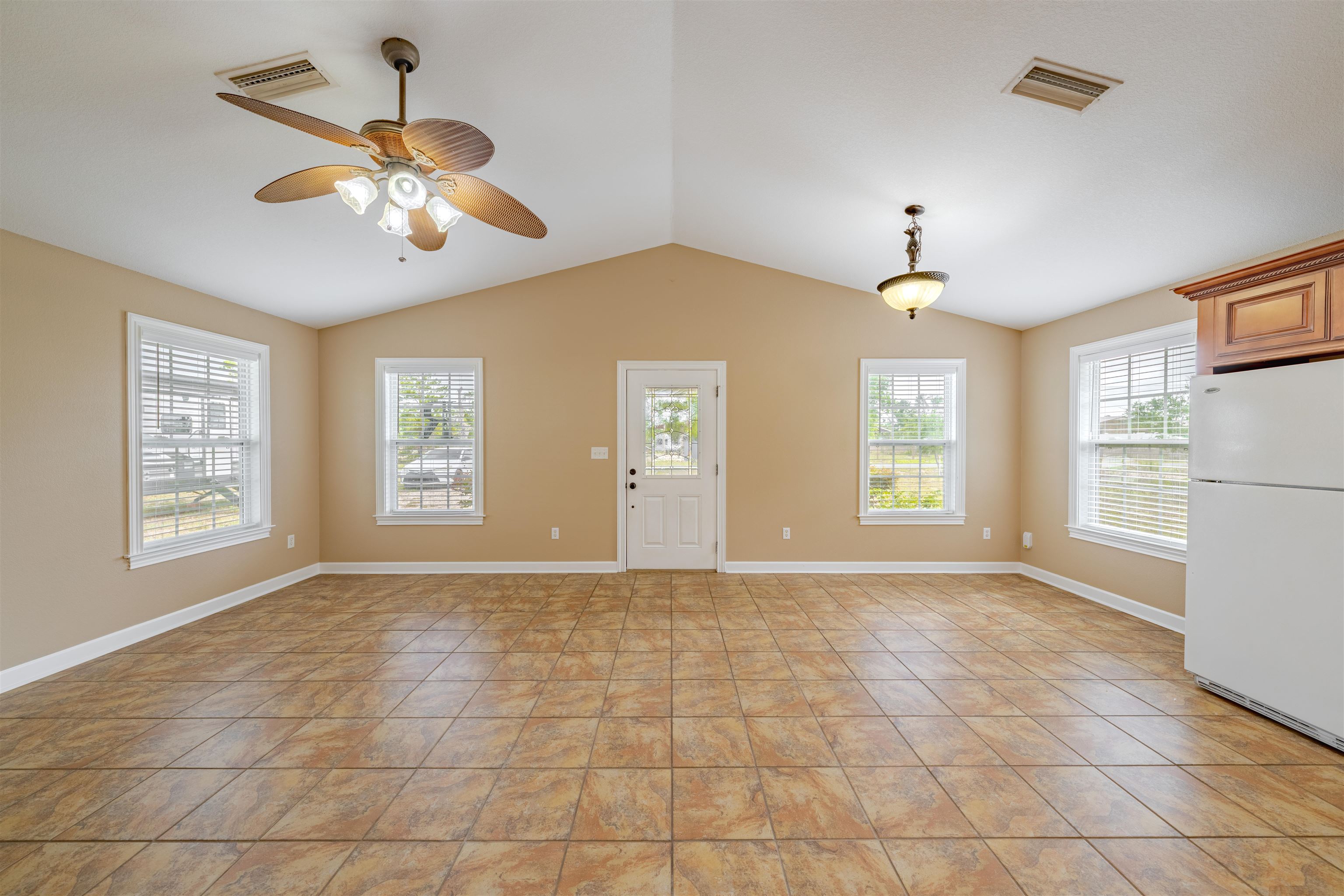 196 Leslie Lane Perry, FL 32348 - Photo 7 of 40