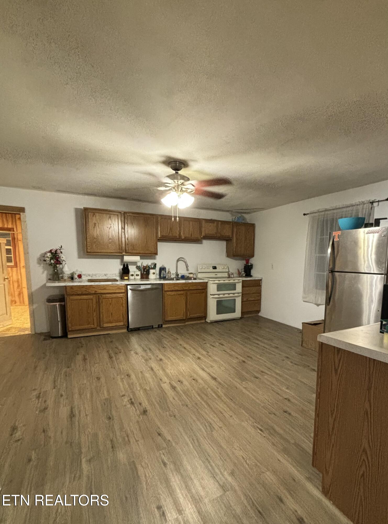 7729 Blueberry Road Powell, TN 37849 - Photo 6 of 14 kitchen