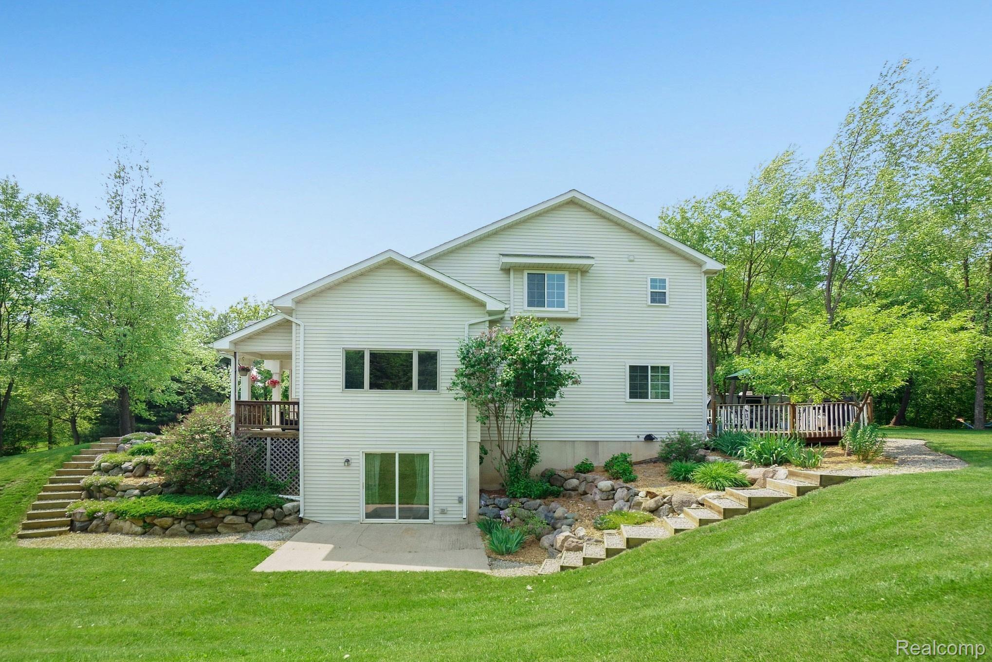 287 East Allen Road Howell, MI 48855 - Photo 3 of 34 Photo-May-31,-3-04-13-PM.jpg