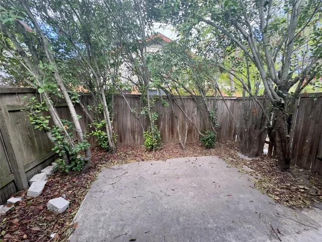 $1,325 | 112 B South Mockingbird Lane, Lockhart, TX 78644