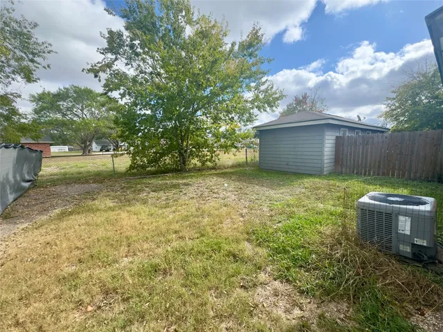 $1,325 | 112 B South Mockingbird Lane, Lockhart, TX 78644