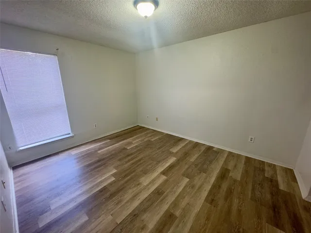 $1,175 | 112 B South Mockingbird Lane, Lockhart, TX 78644