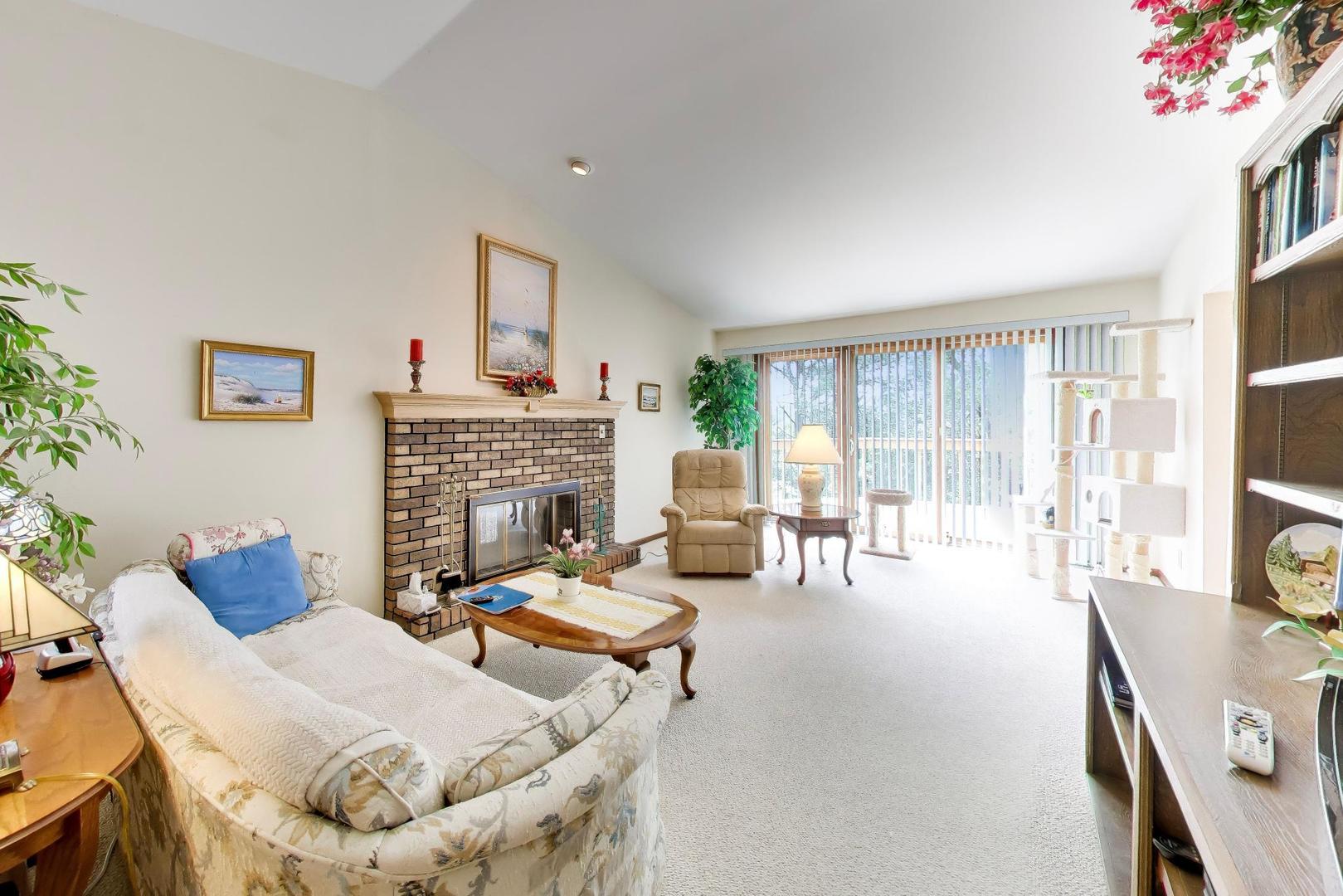 2899 Nish Road Crystal Lake, IL 60012 - Photo 3 of 32 Gallery Image 3