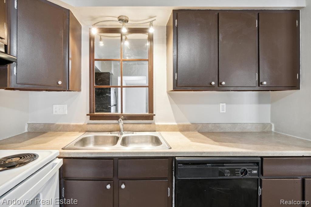 330 South Drake Road, Unit M08 Kalamazoo, MI 49009 - Photo 51 of 64