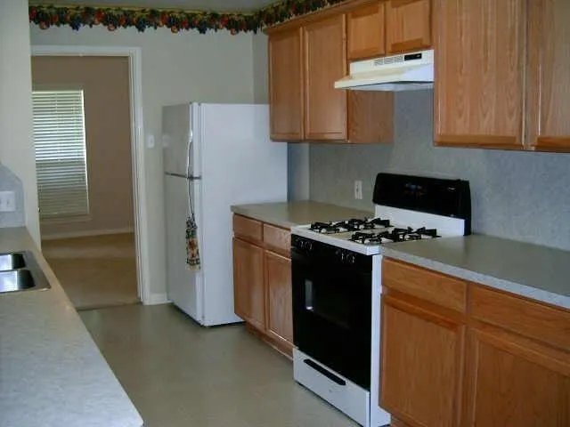 $2,500 | 15610 Copano Bay Drive, Sugar Land, TX 77498