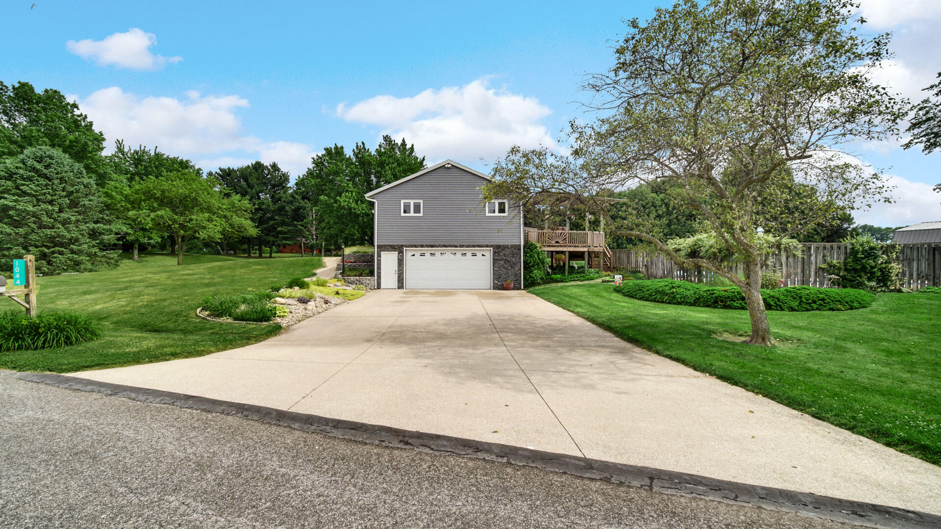 1044 South Ruth Avenue La Porte, IN 46350 - Photo 4 of 36 1920x1080