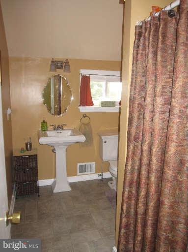 8368 Rocky Springs Road Frederick, MD 21702 - Photo 12 of 17 Bath
