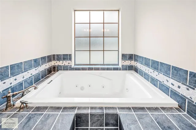 $890,900 | 767 Middleton Road, Stonewall, LA 71078