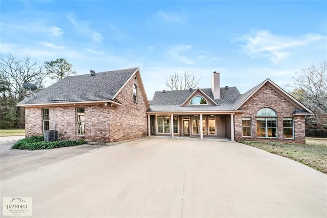 $890,900 | 767 Middleton Road, Stonewall, LA 71078