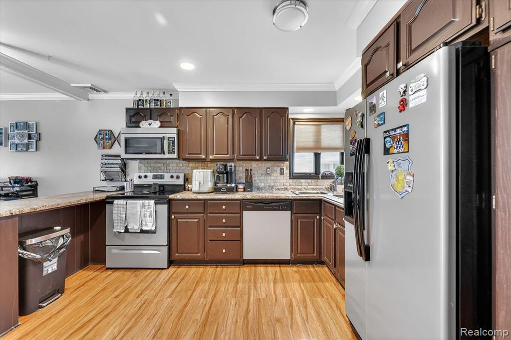 6865 Abbottsford Road North Street, MI 48049 - Photo 10 of 19