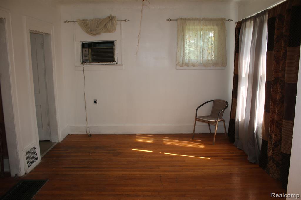 8921 Littlefield Street Detroit, MI 48228 - Photo 6 of 37