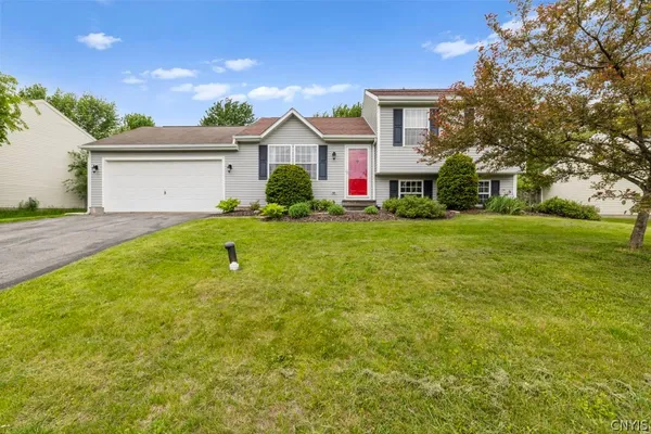 $304,900 | 5717 Boulia Drive, Clay, NY 13041