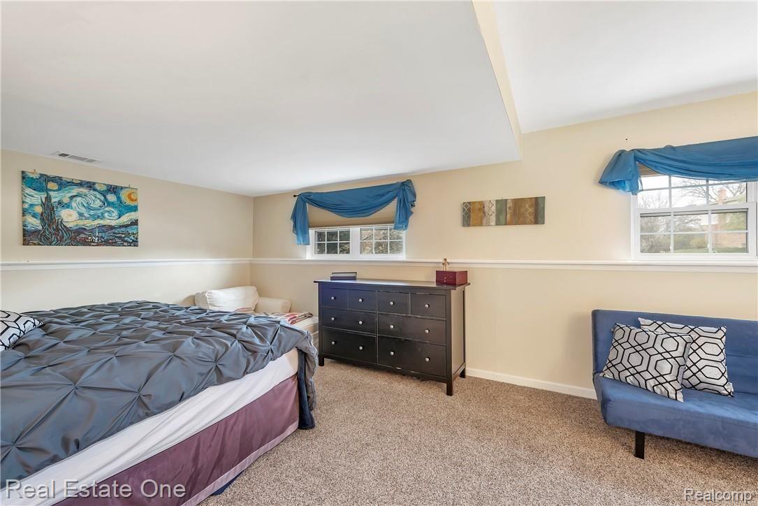 861 Downhill Lane Rochester, MI 48307 - Photo 35 of 44 861-Downhill-Ln-Rochester-Hills-MI-48307-windowstill-37.jpg