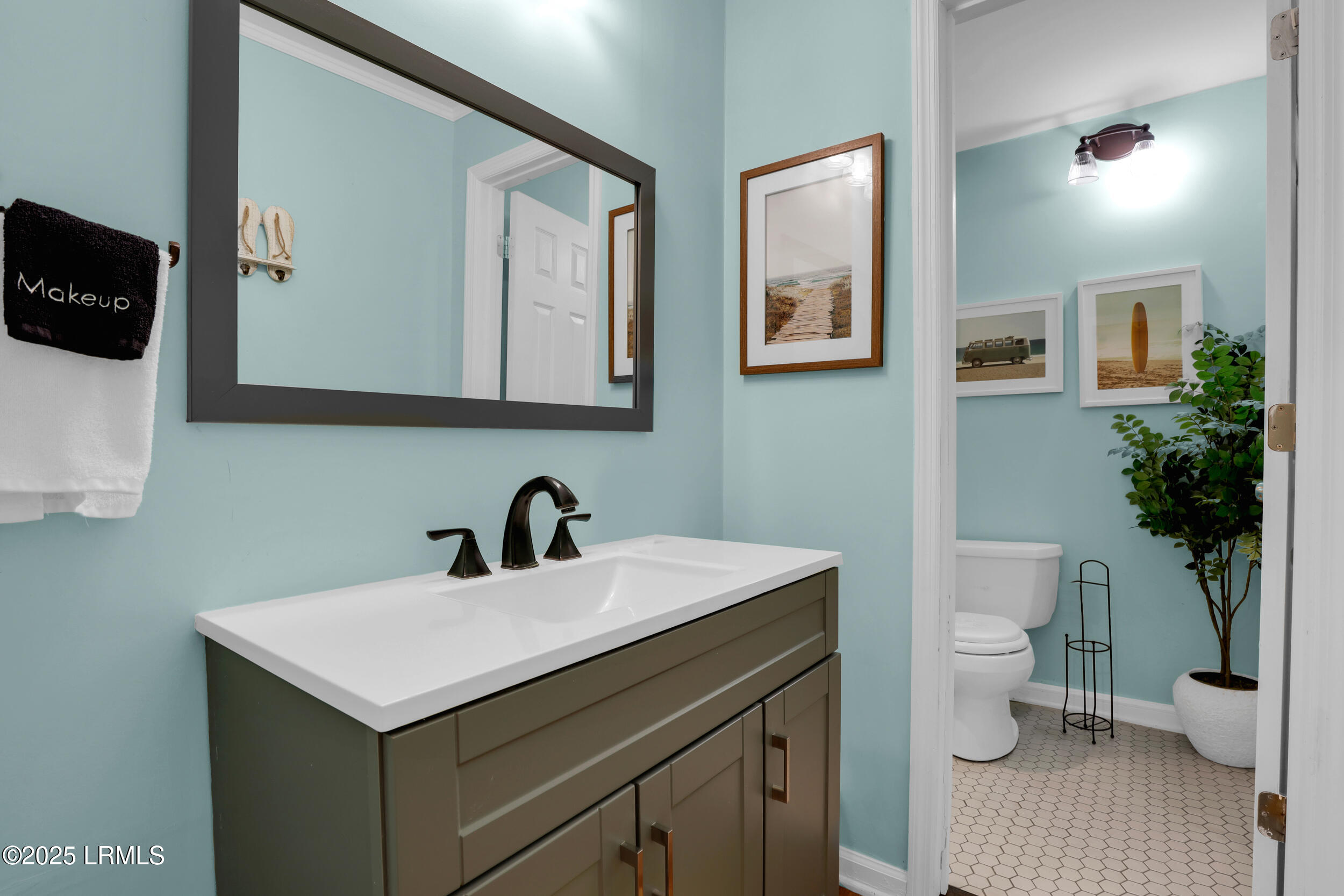 1704 Camellia Road Beaufort, SC 29902 - Photo 29 of 36 with Private Bath