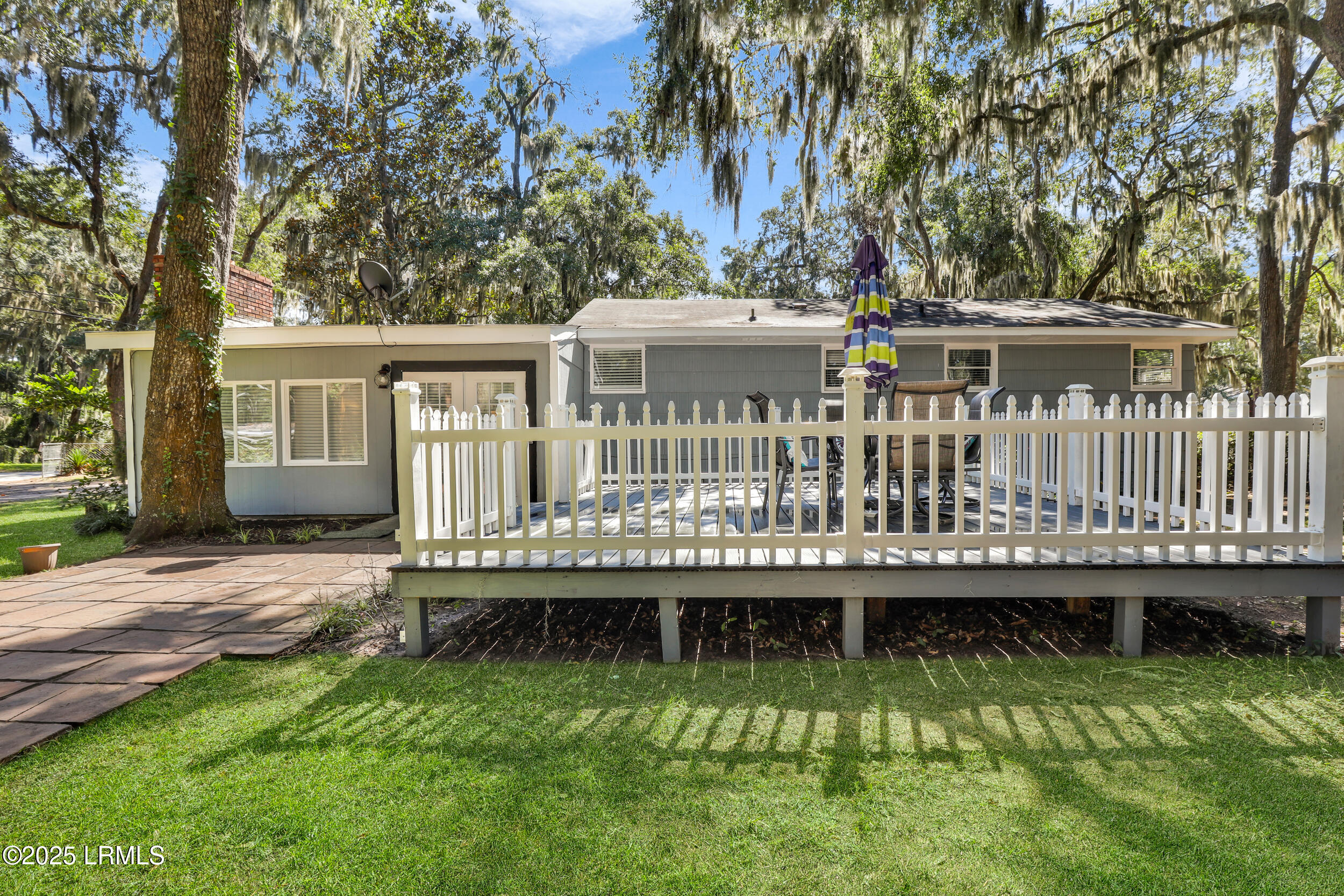 1704 Camellia Road Beaufort, SC 29902 - Photo 33 of 36 Large Corner Lot